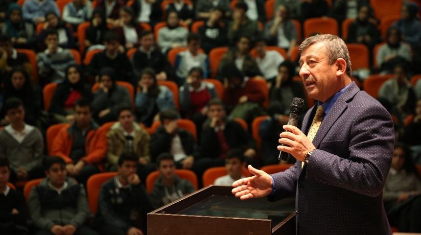 Başkan Karabacak gen&ccedil;lerle buluştu