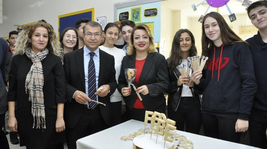 D&uuml;nya Felsefe G&uuml;n&uuml; GKV Felsefe Sokağında Kutlandı