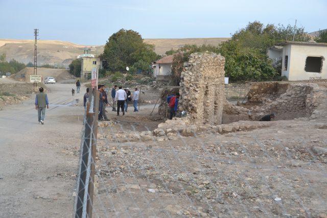 Hasankeyf'te 13'üncü yüzyıla ait ticaret merkezi gün yüzüne çıkarıldı