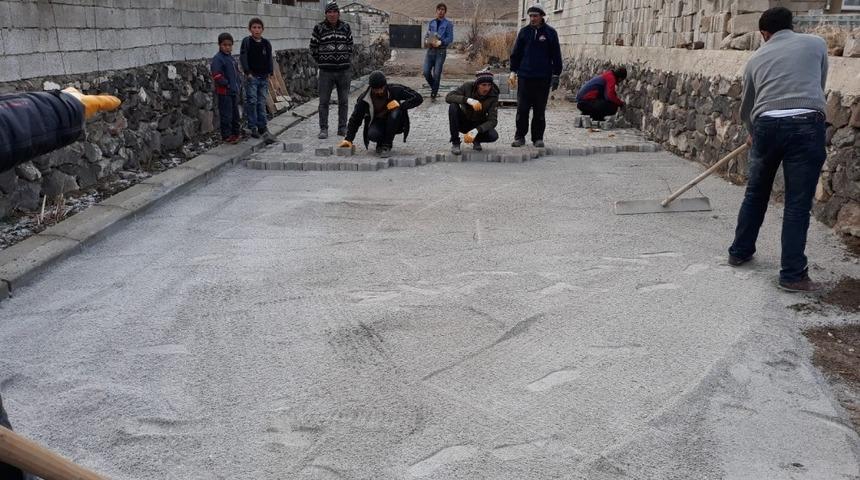 &Ccedil;aldıran&rsquo;da yol yapım &ccedil;alışması