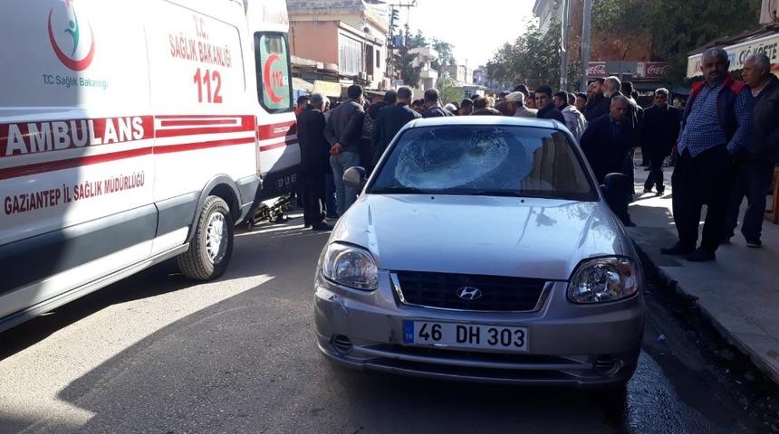 Otomobil ile motosiklet &ccedil;arpıştı: 1 Yaralı