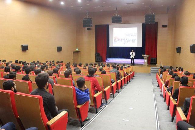 “Köyden Külliyeye Giden Bir Başarı Hikayesi” söyleşisi yapıldı