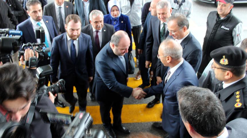 Bakan Varank: Hibrit ve elektrikli araçları desteklemeye devam edeceğiz