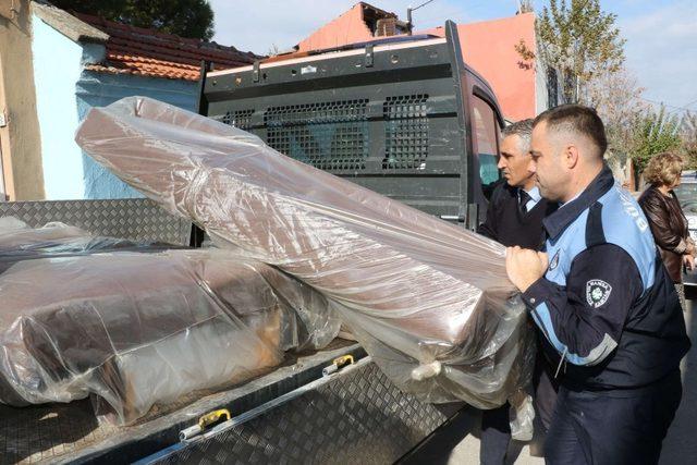 Büyükşehir, yangın mağduru aileleri sevindirdi