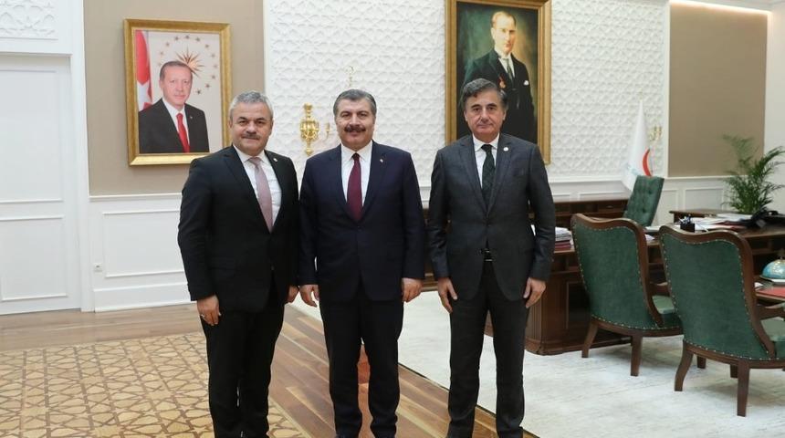 G&uuml;neş ve &Uuml;nal, Sağlık Bakanı Koca ile Karab&uuml;k i&ccedil;in bir araya geldi