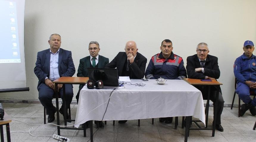 Akdağmadeni&rsquo;nde servis şof&ouml;rleri bilgilendirildi