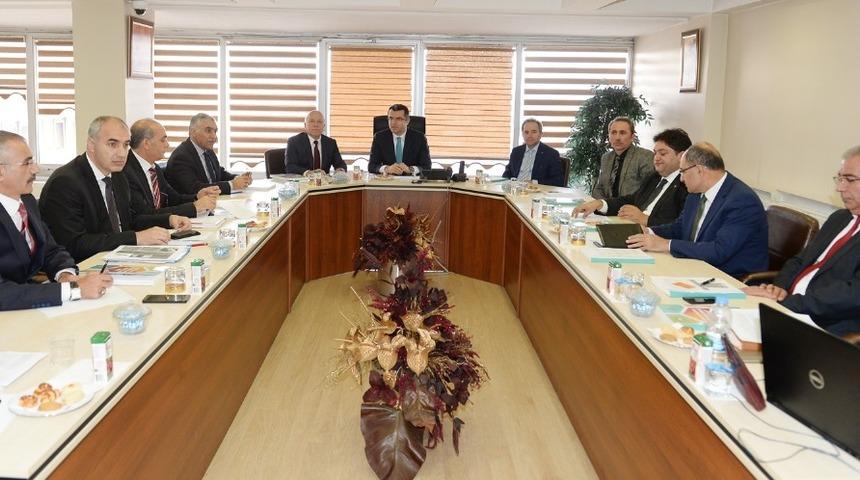 Vali Okay Memiş: &ldquo;Bizim potansiyelimiz T&uuml;rkiye&rsquo;yi etkiler&rdquo;