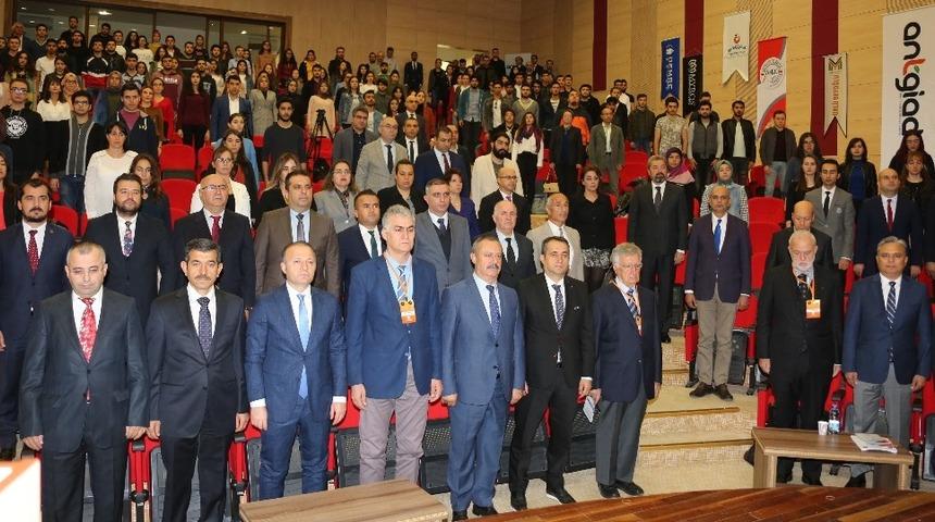 AÜ Uluslararası Antalya Kent Ekonomisi Sempozyumuna ev sahipliği yaptı