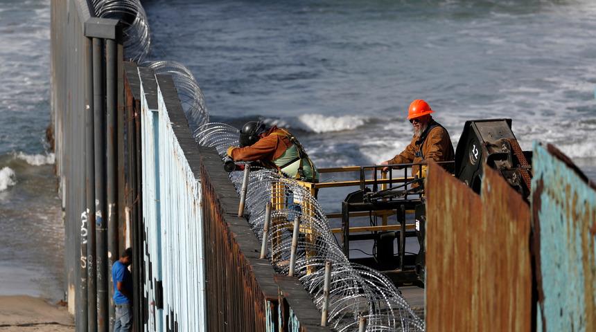 Göçmen konvoyu Amerikan sınırına ulaştı