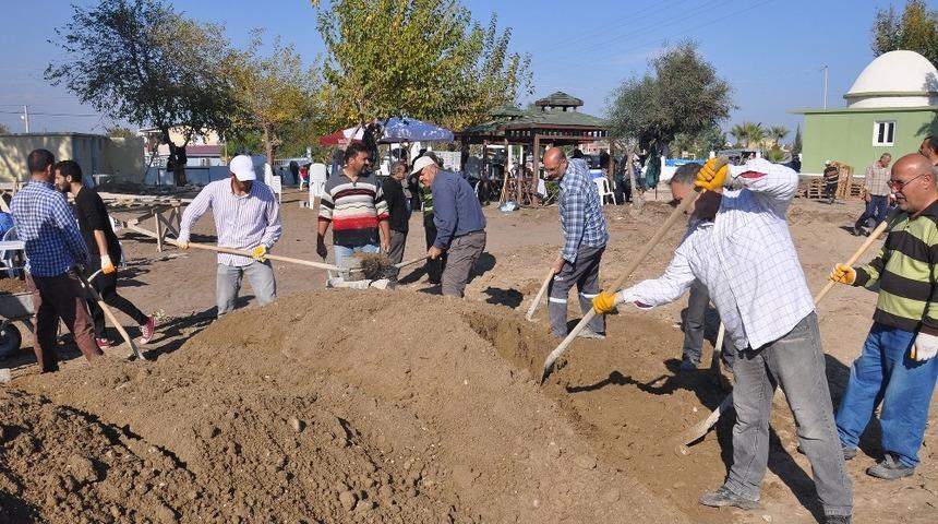 K&ouml;yl&uuml;ler imece usul&uuml;yle t&uuml;rbe yeniledi