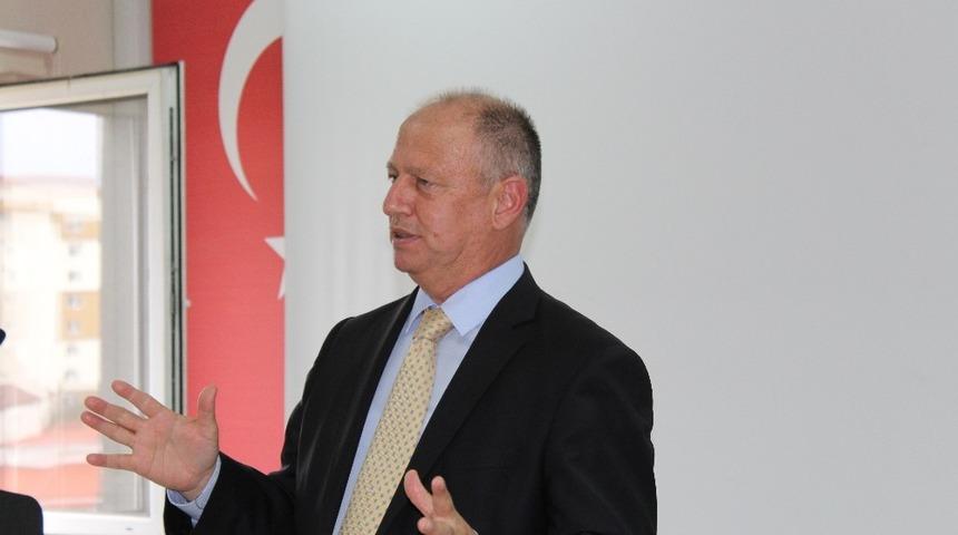 BE&Uuml; Ereğli Eğitim Fak&uuml;ltesi&rsquo;nde Kariyer G&uuml;nleri s&ouml;yleşisi