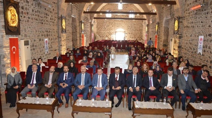 İmam hatiplilere &rsquo;Hayatı bilgece yaşamak&rsquo; semineri