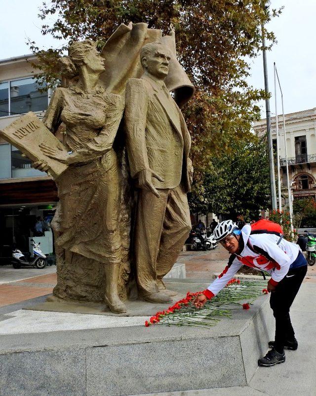 Çeşmeli öğrenciler Atatürk sevgisiyle pedal bastı