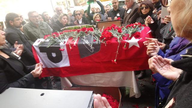 Baykal ın manevi annesi Nezihe Altıok, son yolculuğa uğurlandı 2