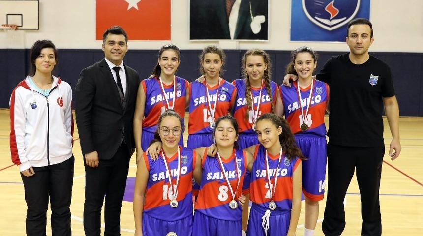 Potanın perileri "Atat&uuml;rk Kupası" i&ccedil;in m&uuml;cadele etti