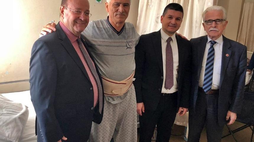 Başkan &Ouml;zakcan&rsquo;dan Muhtar Aydemir&rsquo;e ge&ccedil;miş olsun ziyareti