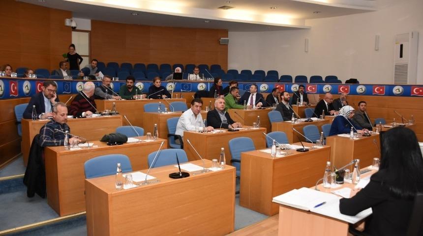 Meclis b&uuml;t&ccedil;e g&ouml;r&uuml;şmelerinden indirim &ccedil;ıktı