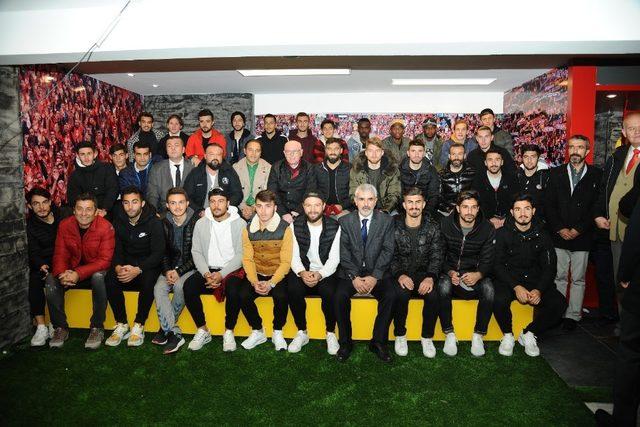 Esstore mağazası a&ccedil;ıldı 1