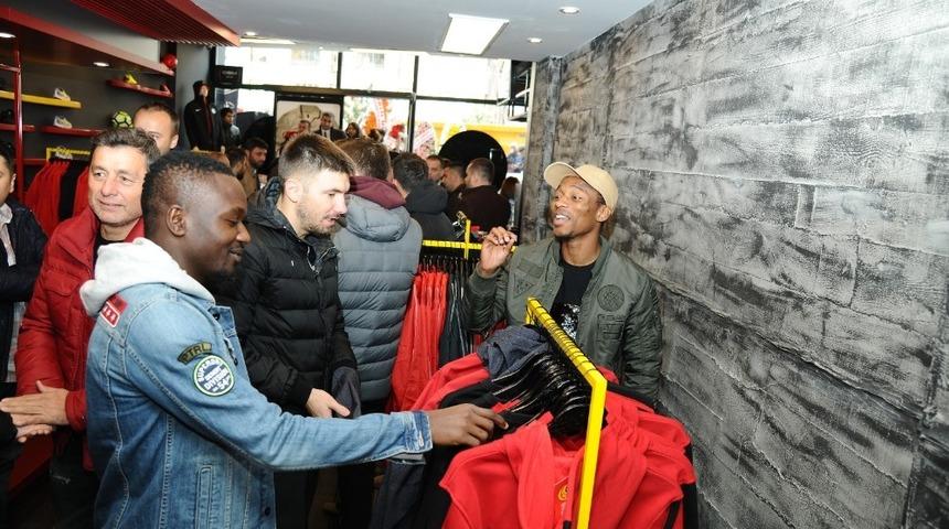 Esstore mağazası a&ccedil;ıldı