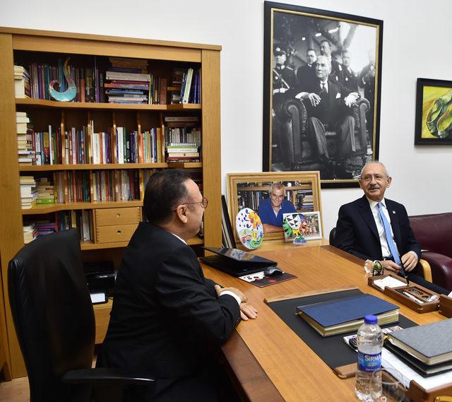 Kılı&ccedil;daroğlu Tarık Akan ın okulu Taş Mektep i ziyaret etti (2) 3