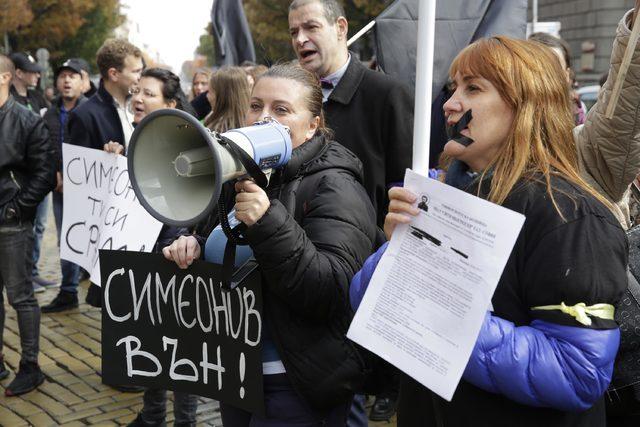 Protestoların sürdüğü Bulgaristan'da Başbakan Yardımcısı Simeonov, istifa etti
