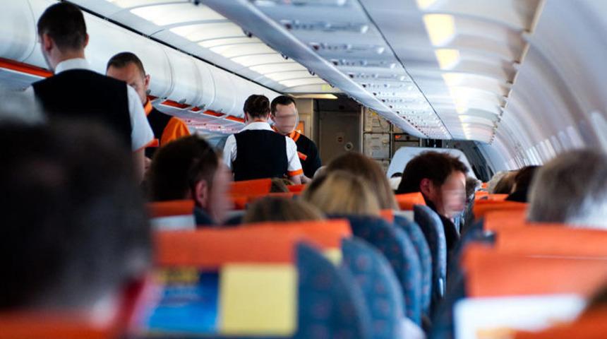 Uçakta hostese 'TNT taşıyorum' şakası yaptı! Gözaltına alındı