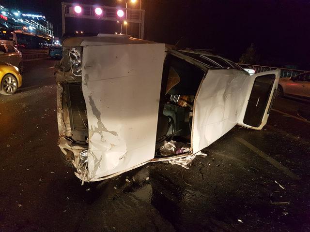 Beylikdüzü'nde zincirleme kaza, D-100'de trafik yoğunluğu oluştu 1