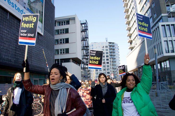 "Noel Baba" festivalinde ırkçılık protestosu  G1