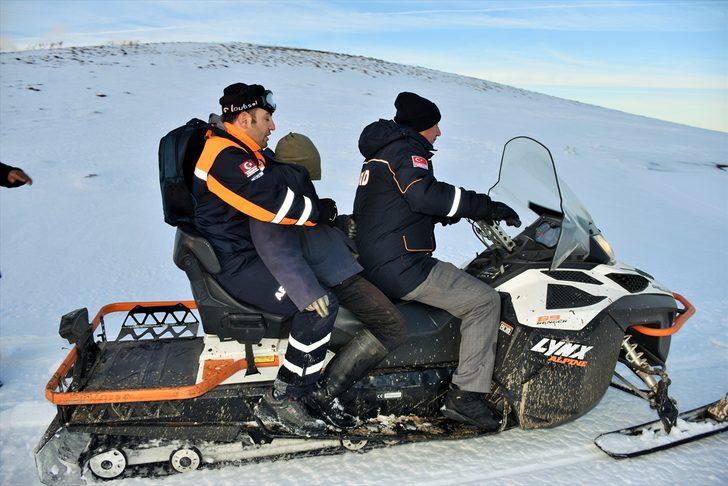 Muş'ta donmak üzere olan üç kişi kurtarıldı G3