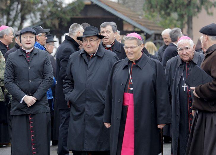 Hırvatistan'da Vukovar katliamının kurbanları anıldı  G2