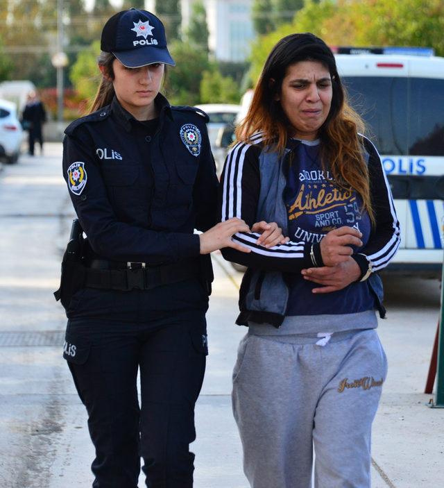 Annesinin döverek öldürdüğü Emine Pınar'ın cenazesi babasına teslim edildi (2)