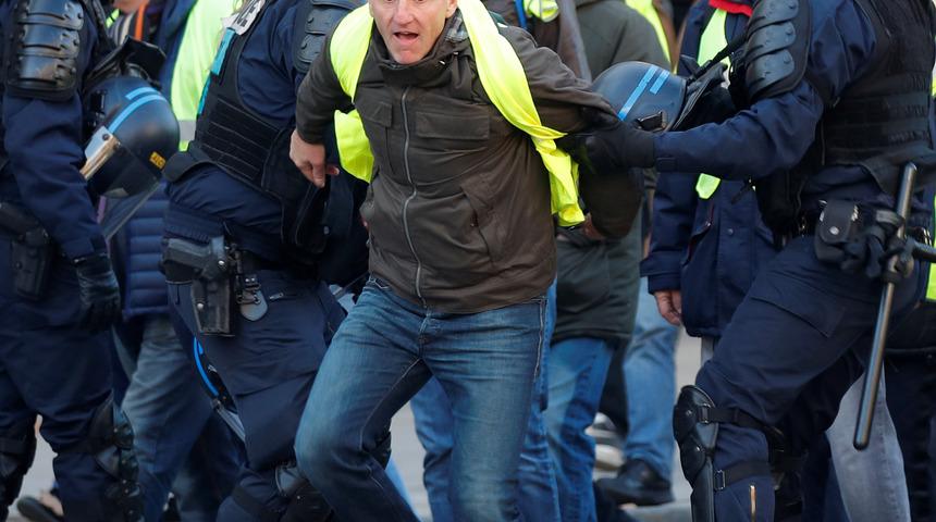 Akaryakıt zammı protestolarında 400'den fazla kişi yaralandı