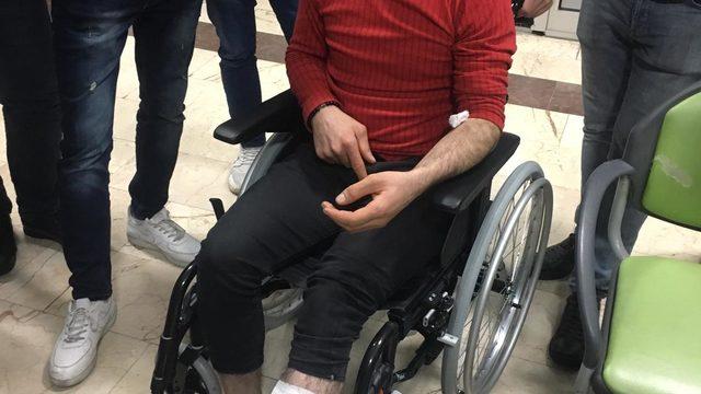 Aykut Kocaman'ı görmek isterken ayağının üzerinden polis aracı geçti