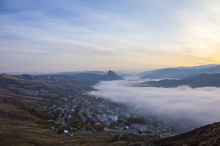 Tarihi ilçe Palu'da sonbahar ve sis güzelliği  G1