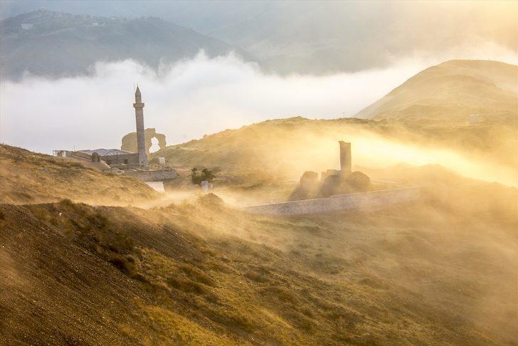 Tarihi ilçe Palu'da sonbahar ve sis güzelliği  G2