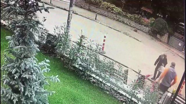 (Güvenlik kamerası görüntüleriyle) - Kadıköy'de 'beton' tuzağı: 2 kadın betona battı