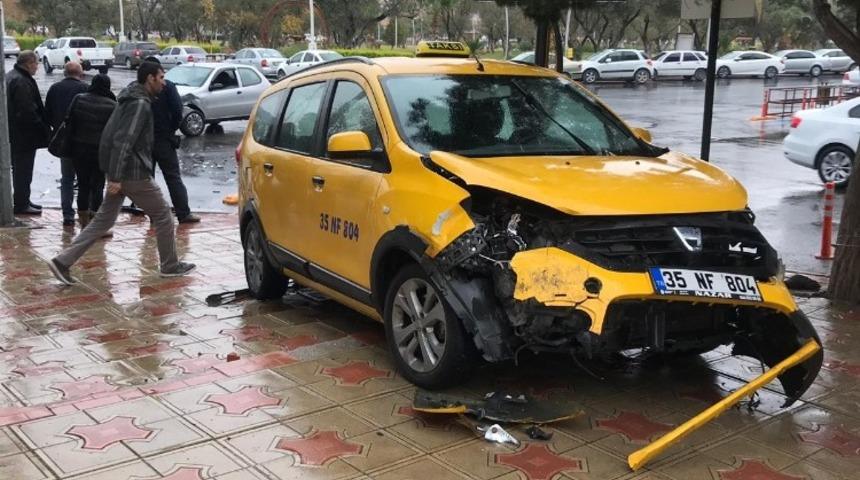 Vatandaştan trafik ışığı tepkisi: "İlla birilerinin &ouml;lmesi mi lazım?"