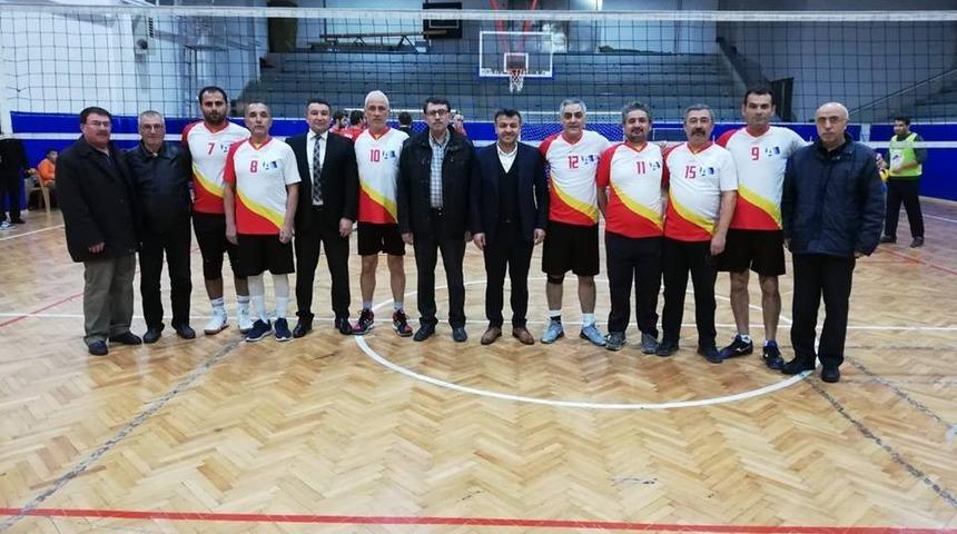 24 Kasım Öğretmenler Günü Voleybol Turnuvası başladı