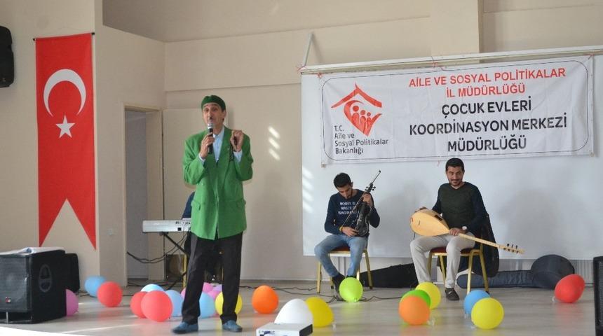 Teyyo Pehlivan &ccedil;ocukları unutmadı