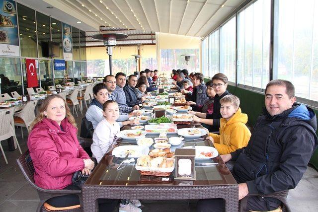 Türk Eğitim-Sen üyeleri kahvaltıda buluştu