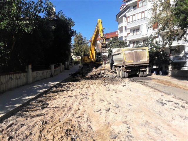 Alanya’nın caddeleri yenileniyor