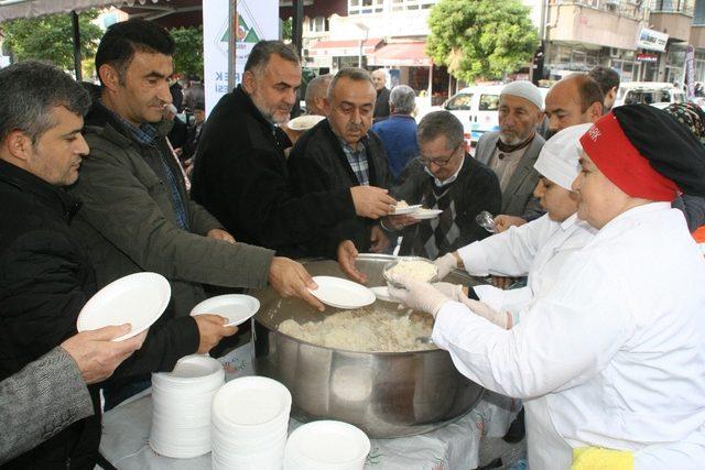 Kur’an-ı Kerim tilavetine vatandaşlardan yoğun ilgi