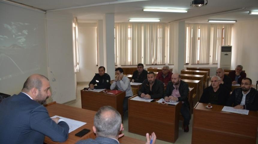 Yeni trafik d&uuml;zenlemesi hakkında dolmuş&ccedil;ular bilgilendirildi