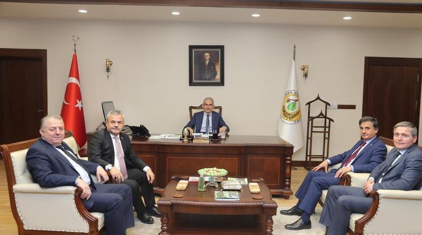 AK Partili vekillerden Orman Genel M&uuml;d&uuml;r&uuml;ne ziyaret