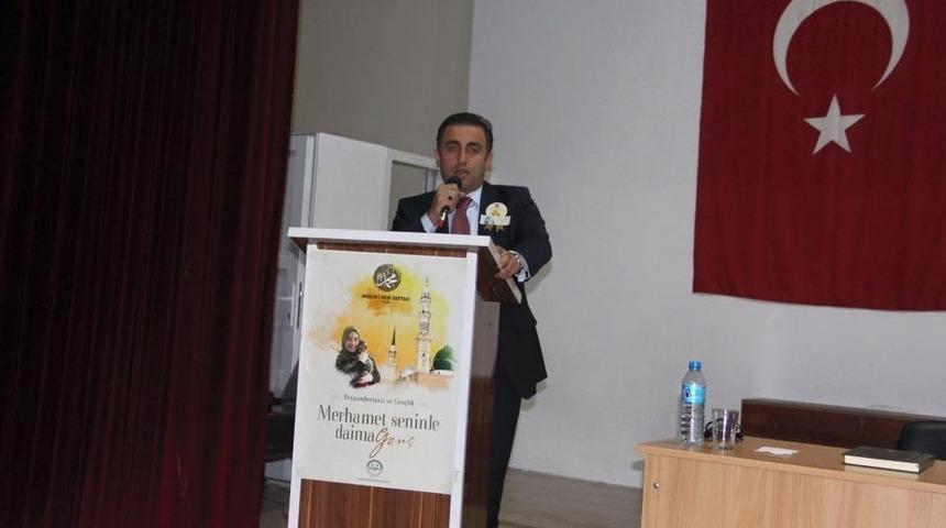 G&uuml;roymak&rsquo;ta "Peygamberimiz ve Gen&ccedil;lik" konulu konferans