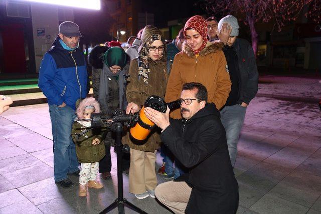 Aksaray’da teleskoplarla ay gözlemi yapıldı