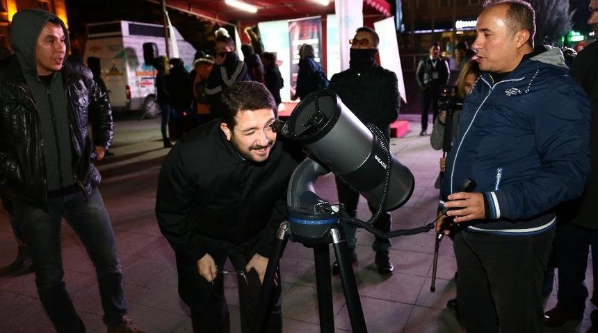 Aksaray&rsquo;da teleskoplarla ay g&ouml;zlemi yapıldı