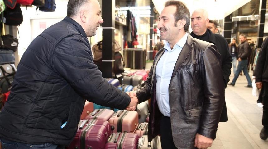 Vali Ali Mantı, esnaflarla g&ouml;r&uuml;şt&uuml;