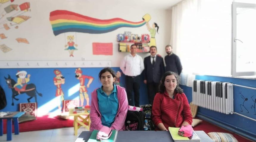 &Ouml;ğretmen ile engelli &ouml;ğrencilerin başarısı