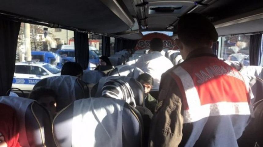 &Ccedil;antasında uyuşturucuyla yakalandı